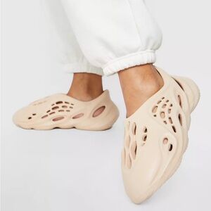 EGO Super Bass cream off-white rubber cut out slip on style shoes size US 7